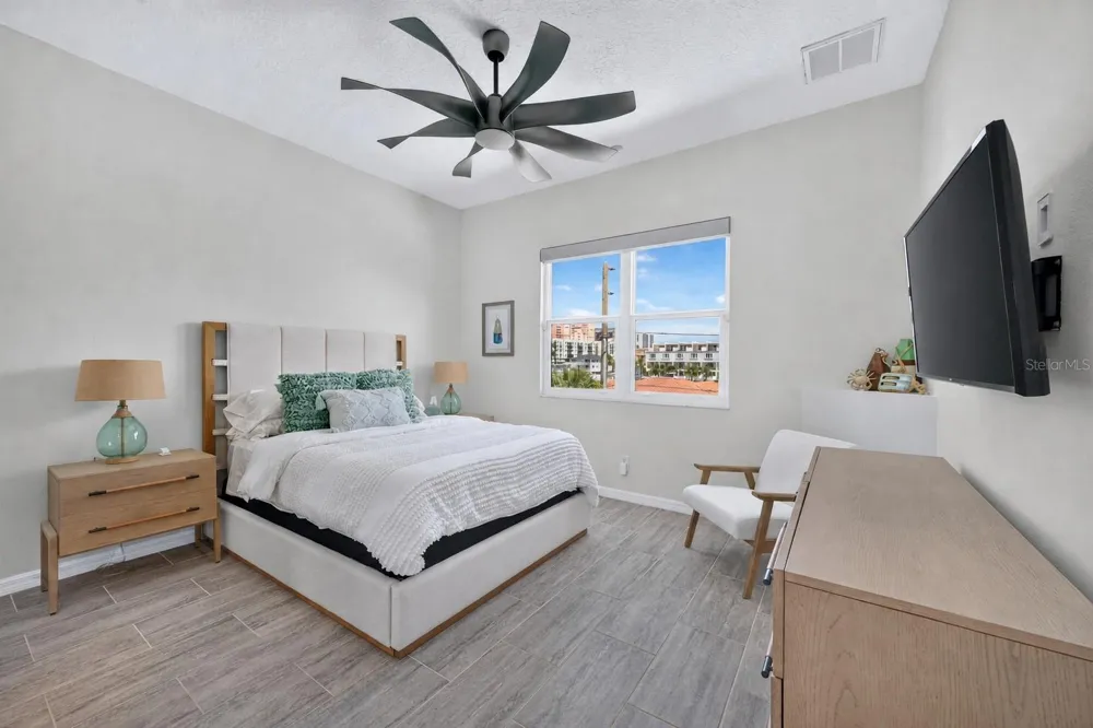 141 BAYSIDE DRIVE Clearwater, FL 33767