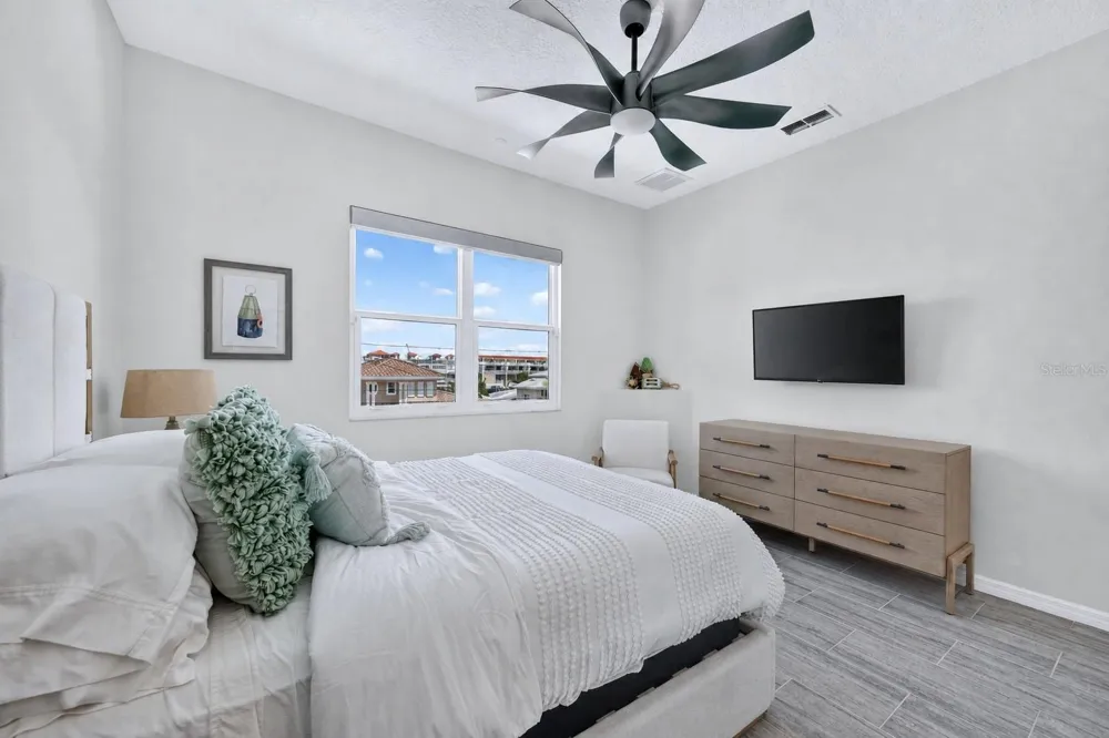 141 BAYSIDE DRIVE Clearwater, FL 33767