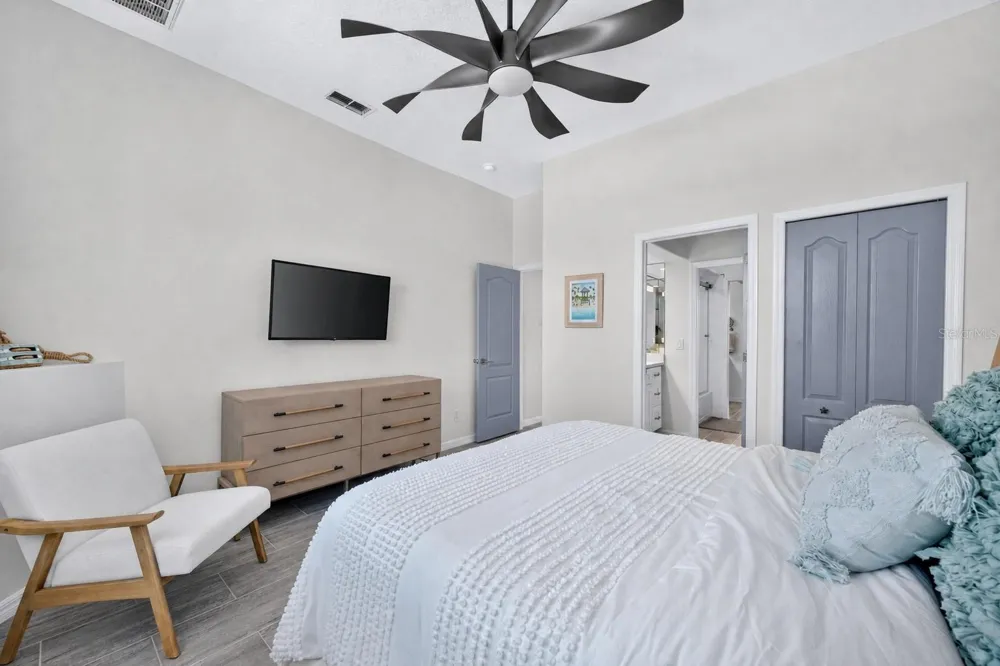 141 BAYSIDE DRIVE Clearwater, FL 33767