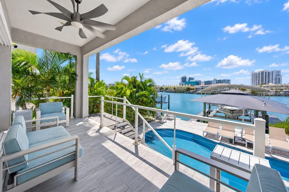 141 BAYSIDE DRIVE Clearwater, FL 33767