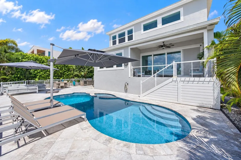 141 BAYSIDE DRIVE Clearwater, FL 33767