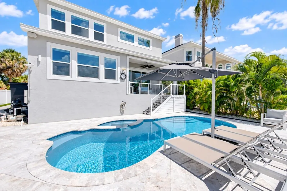 141 BAYSIDE DRIVE Clearwater, FL 33767