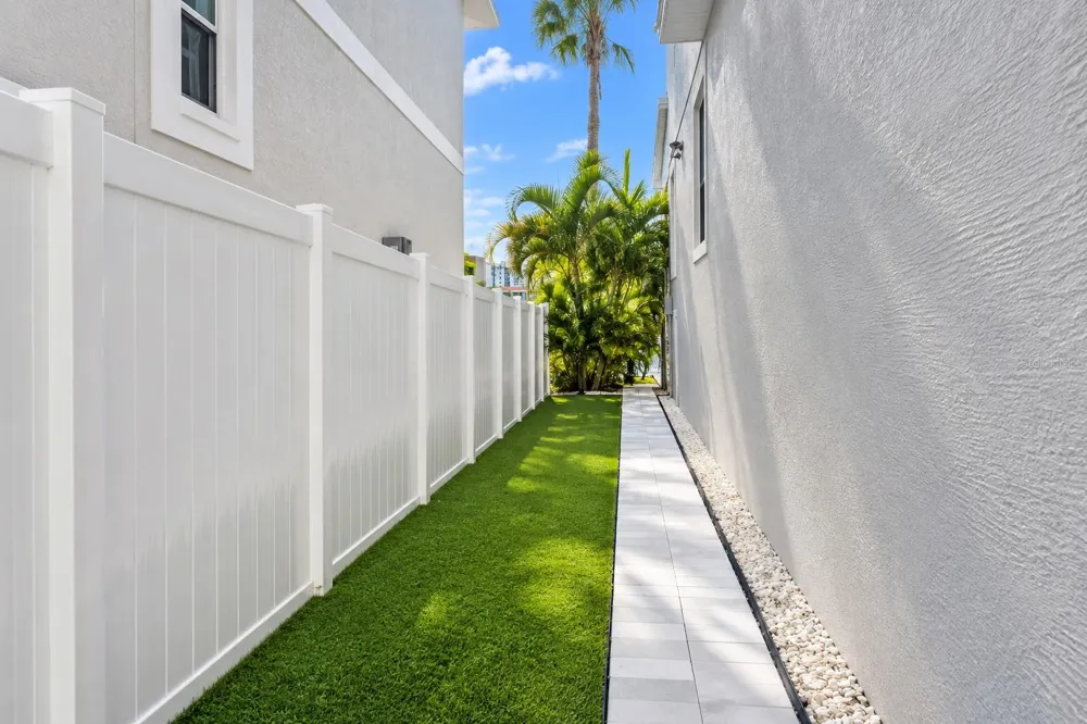 141 BAYSIDE DRIVE Clearwater, FL 33767