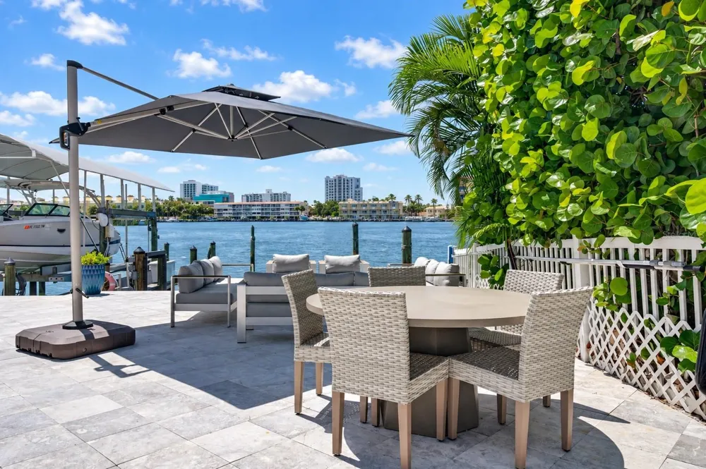 141 BAYSIDE DRIVE Clearwater, FL 33767