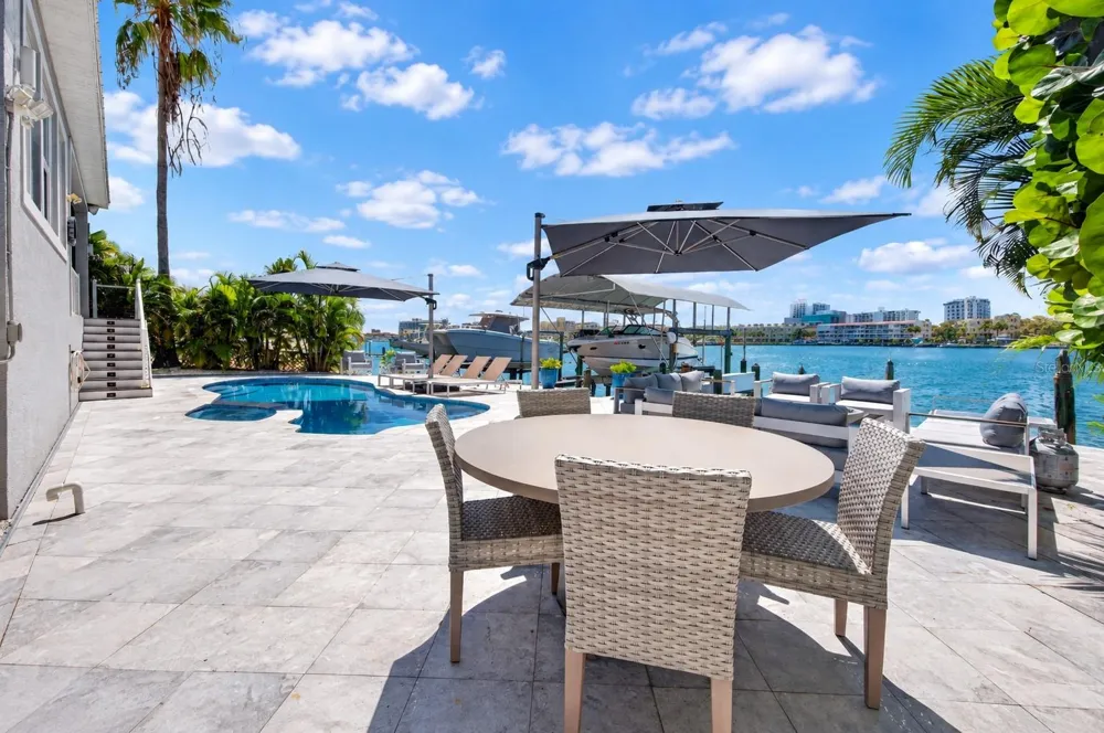 141 BAYSIDE DRIVE Clearwater, FL 33767