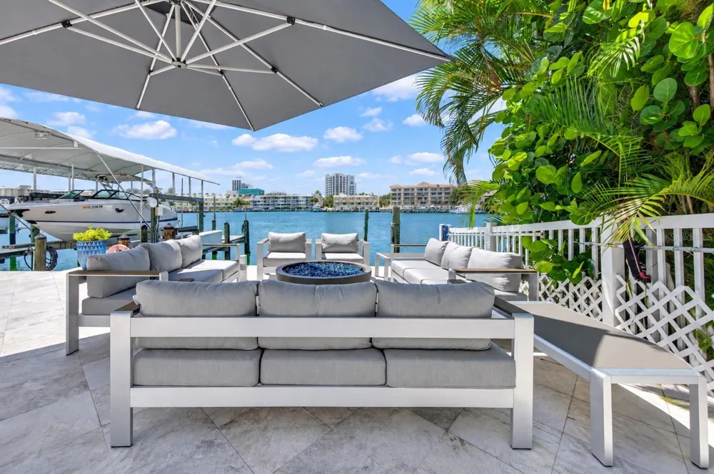 141 BAYSIDE DRIVE Clearwater, FL 33767