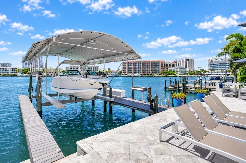 141 BAYSIDE DRIVE Clearwater, FL 33767