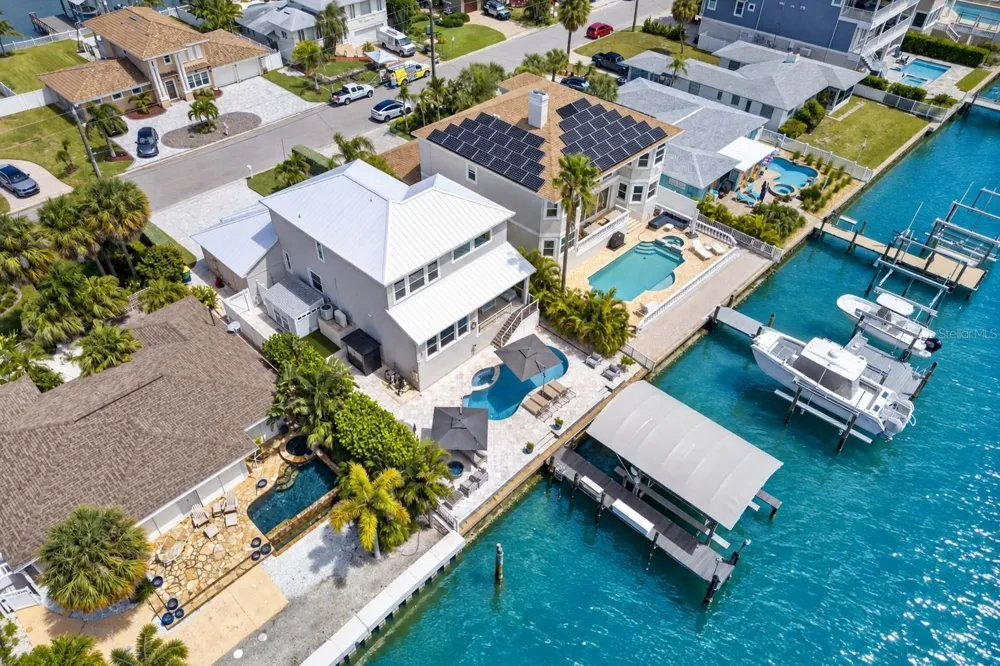 141 BAYSIDE DRIVE Clearwater, FL 33767