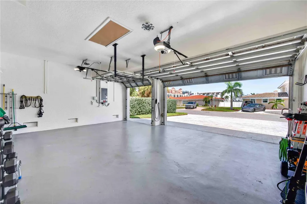 141 BAYSIDE DRIVE Clearwater, FL 33767