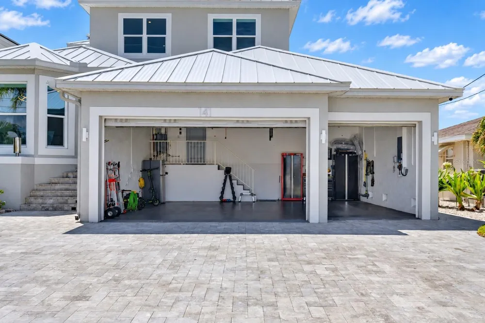 141 BAYSIDE DRIVE Clearwater, FL 33767