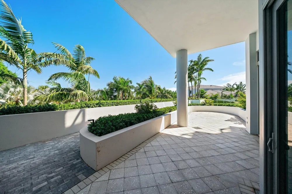 1 Water Club Way #301 North Palm Beach, FL 33408