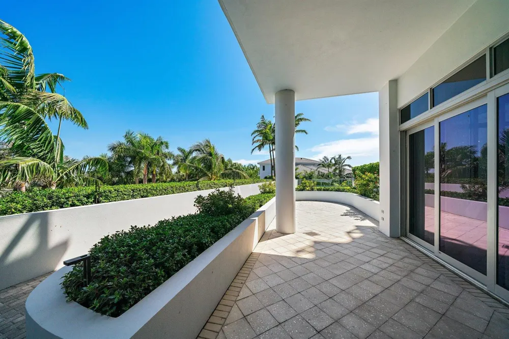 1 Water Club Way #301 North Palm Beach, FL 33408