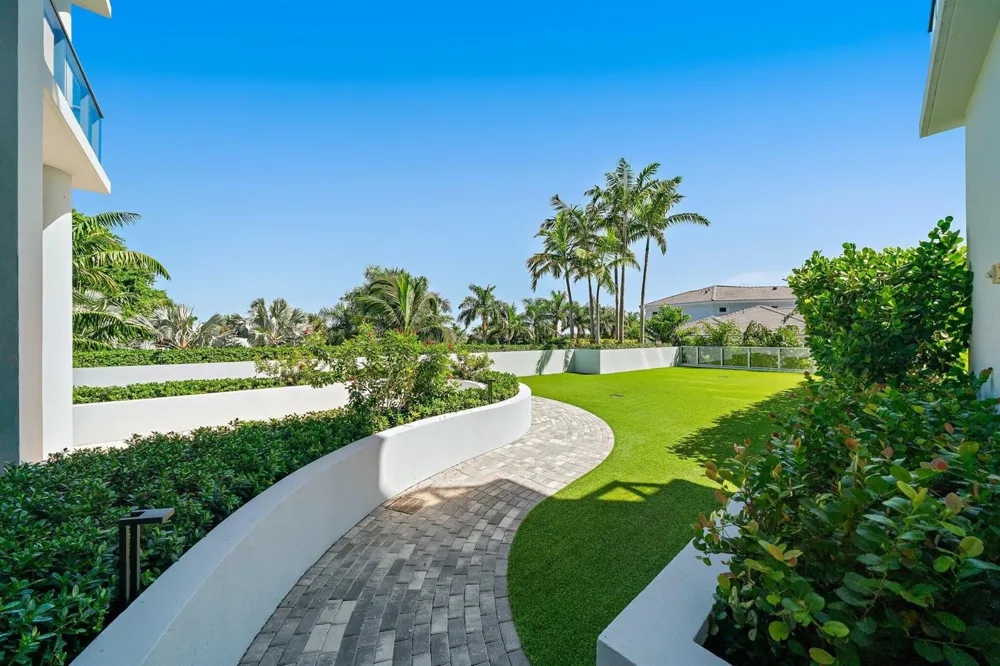 1 Water Club Way #301 North Palm Beach, FL 33408