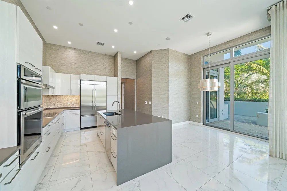 1 Water Club Way #301 North Palm Beach, FL 33408