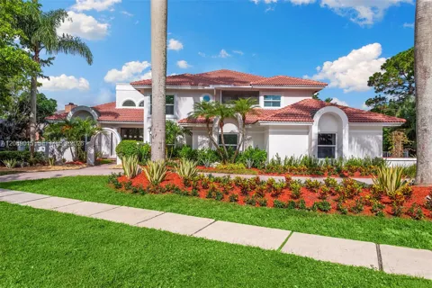 4499 Woodfield Blvd