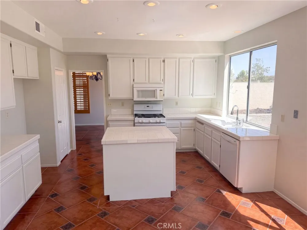 8932 Mesa Oak Riverside, CA 92508