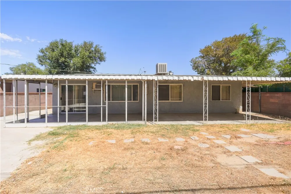 1050 W Avenue J13 Lancaster, CA 93534