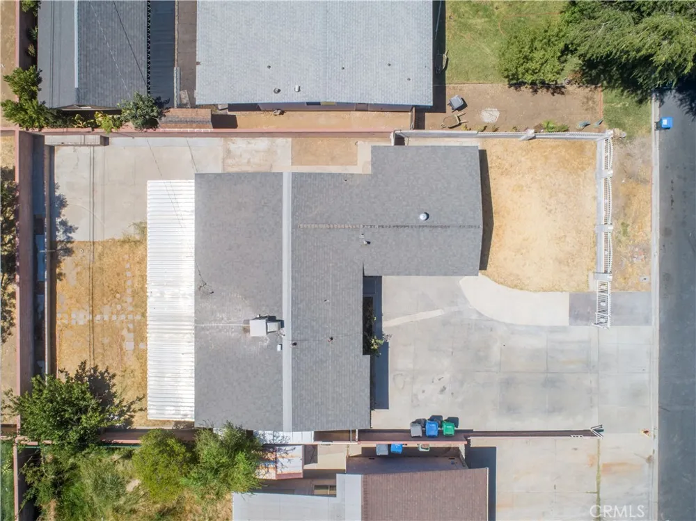 1050 W Avenue J13 Lancaster, CA 93534