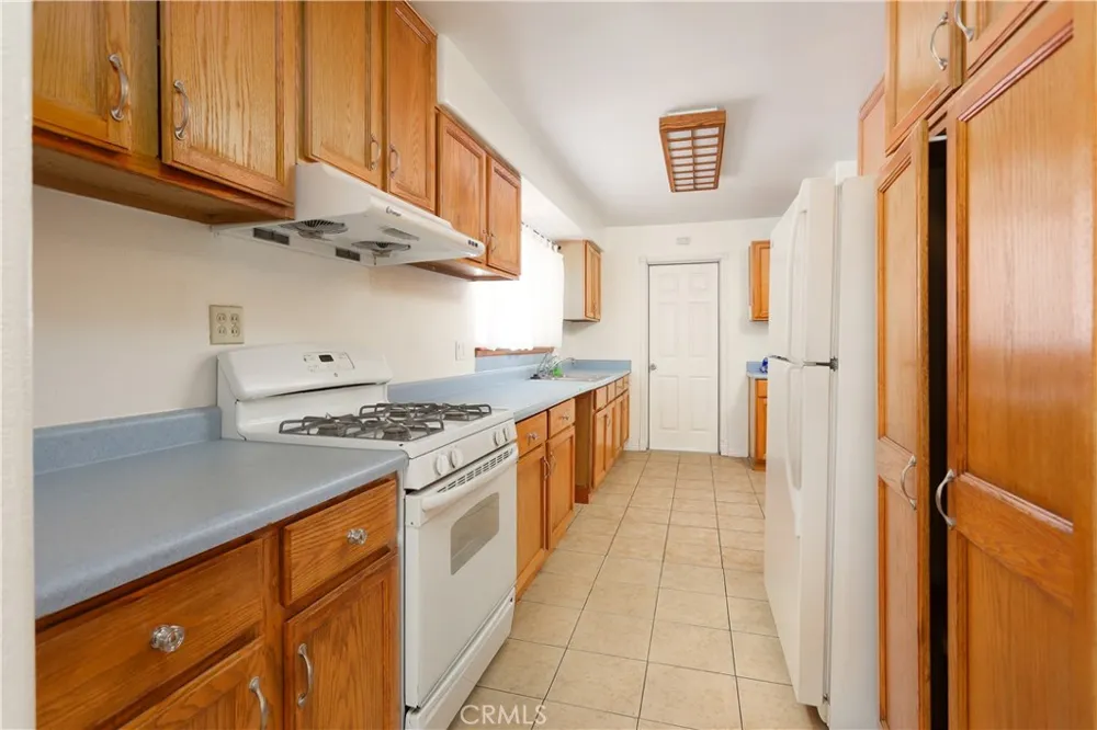 1050 W Avenue J13 Lancaster, CA 93534