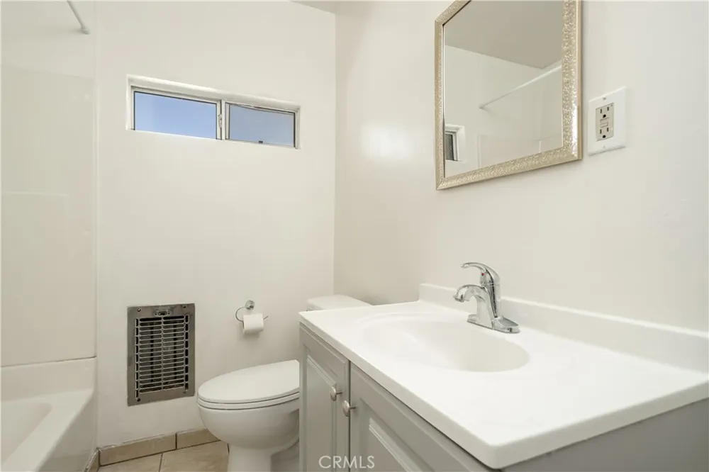 1050 W Avenue J13 Lancaster, CA 93534