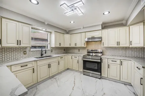 7834 Vickijohn Drive