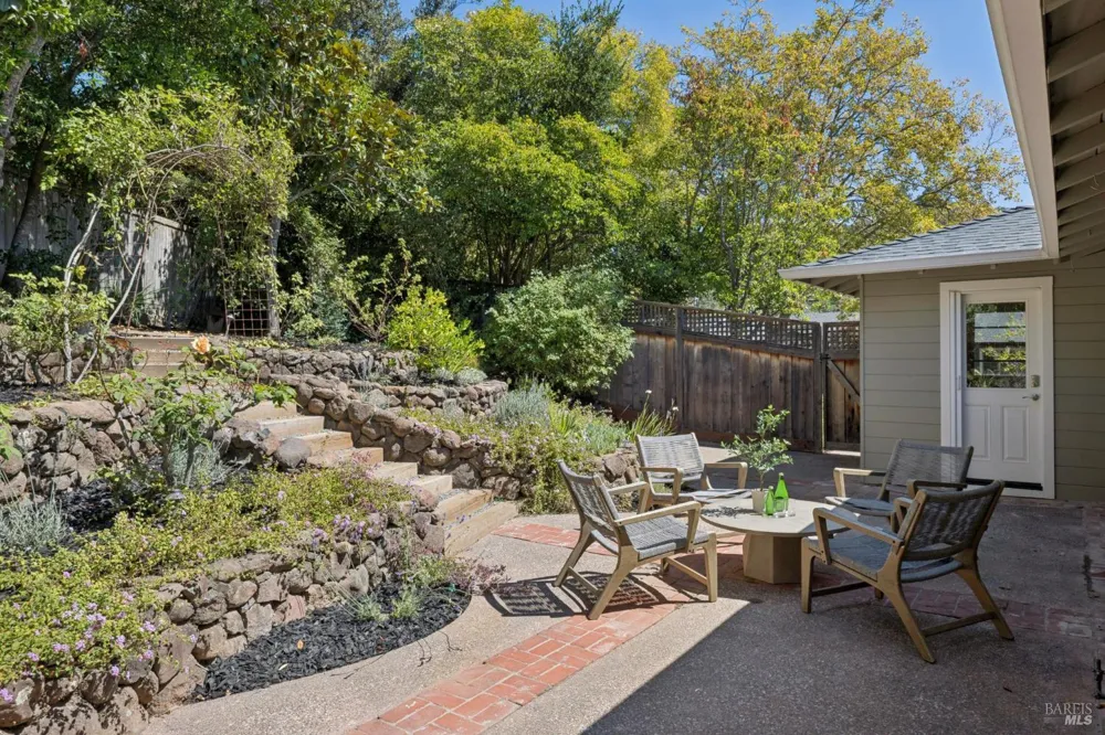 13 Via Cheparro Greenbrae, CA 94904