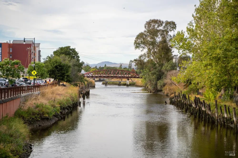 932 Wood Sorrel Drive Petaluma, CA 94954