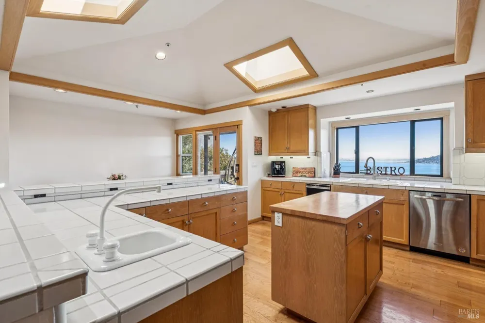 59 Via Los Altos Tiburon, CA 94920