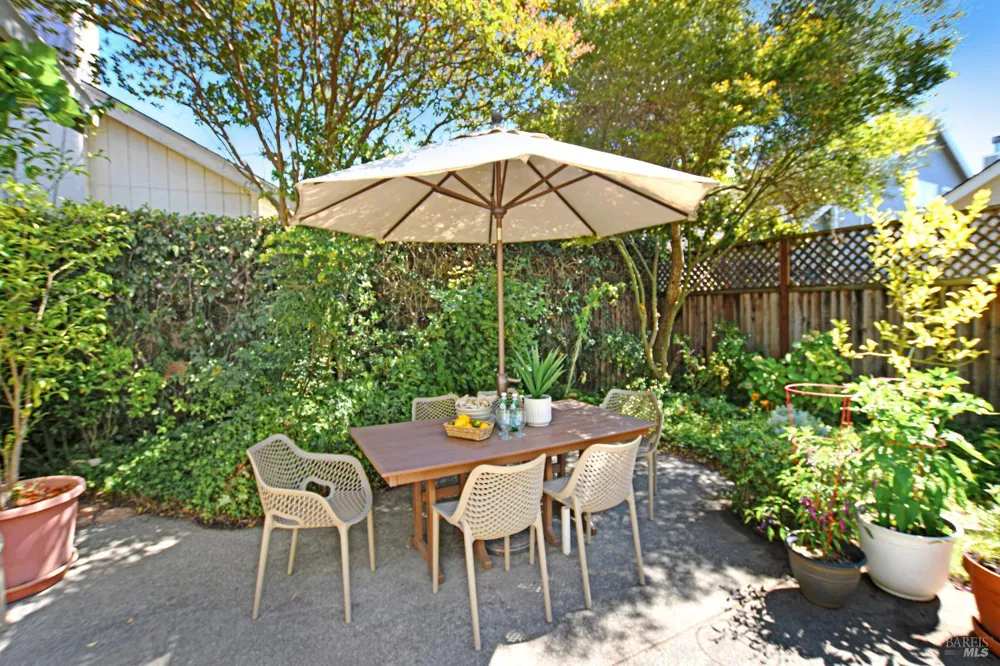 185 Cooper Street Sonoma, CA 95476