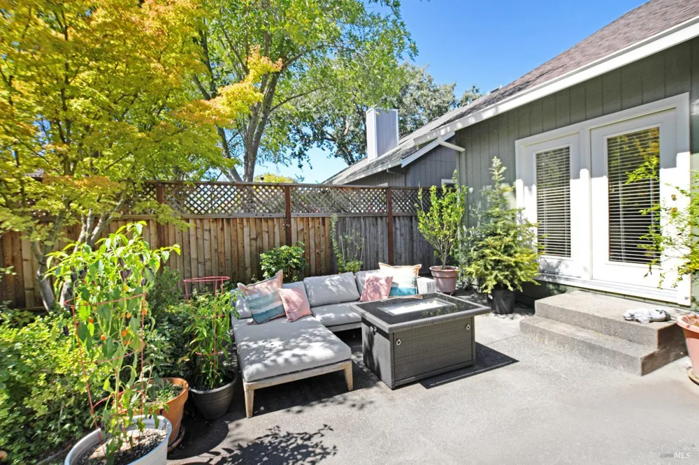 185 Cooper Street Sonoma, CA 95476