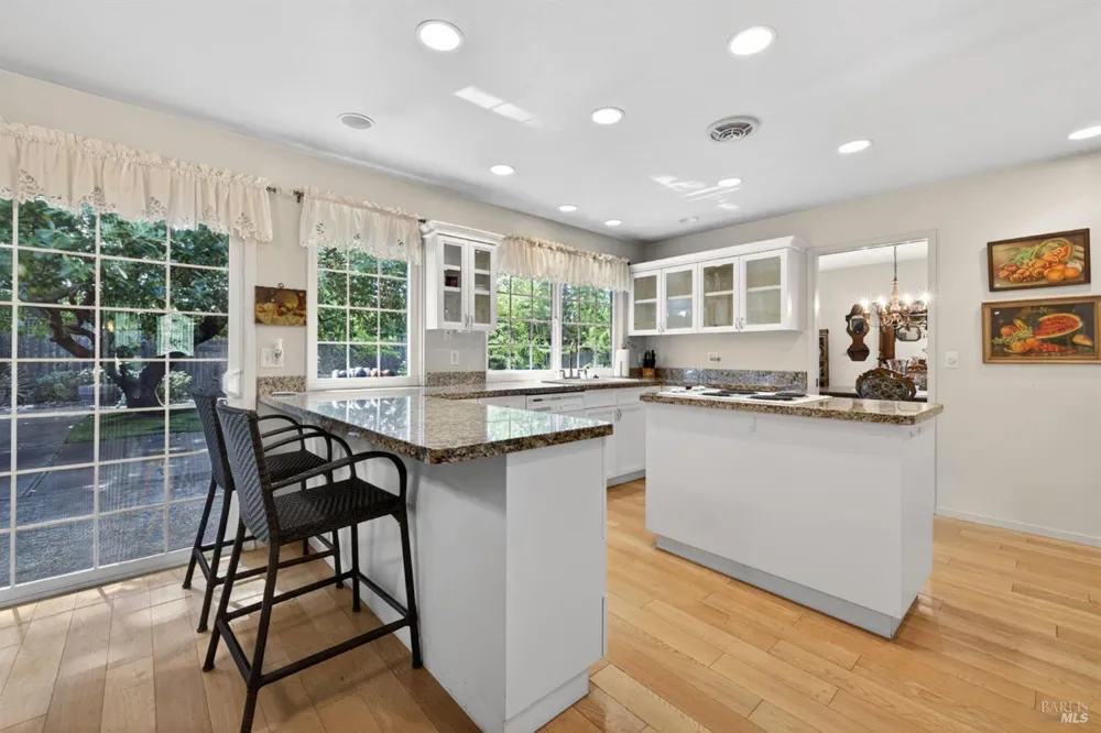 7569 Oak Leaf Drive Santa Rosa, CA 95409