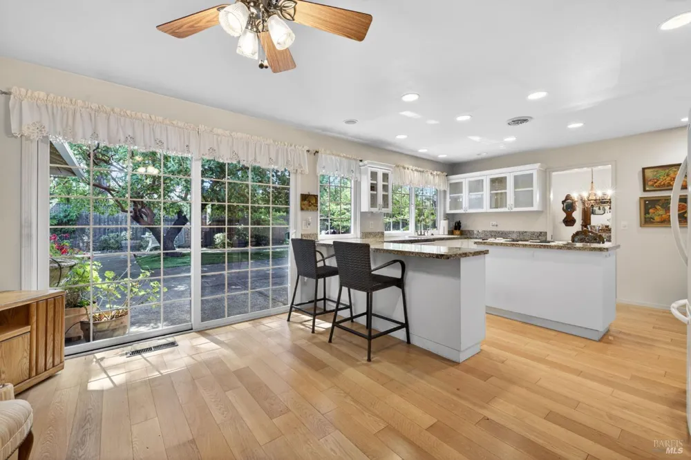 7569 Oak Leaf Drive Santa Rosa, CA 95409