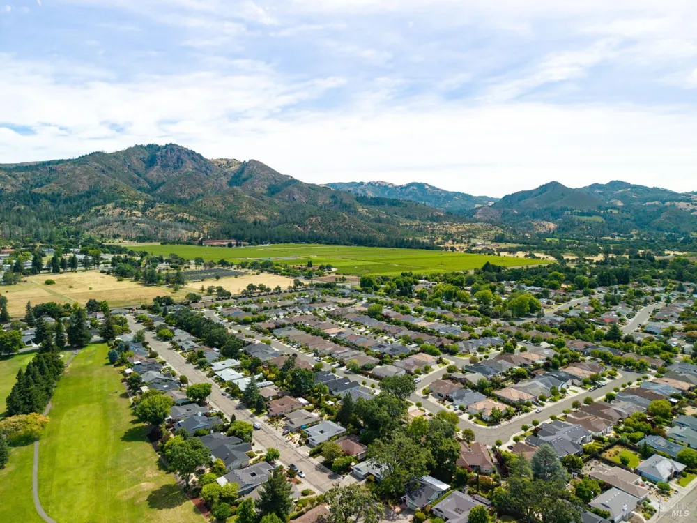 7569 Oak Leaf Drive Santa Rosa, CA 95409