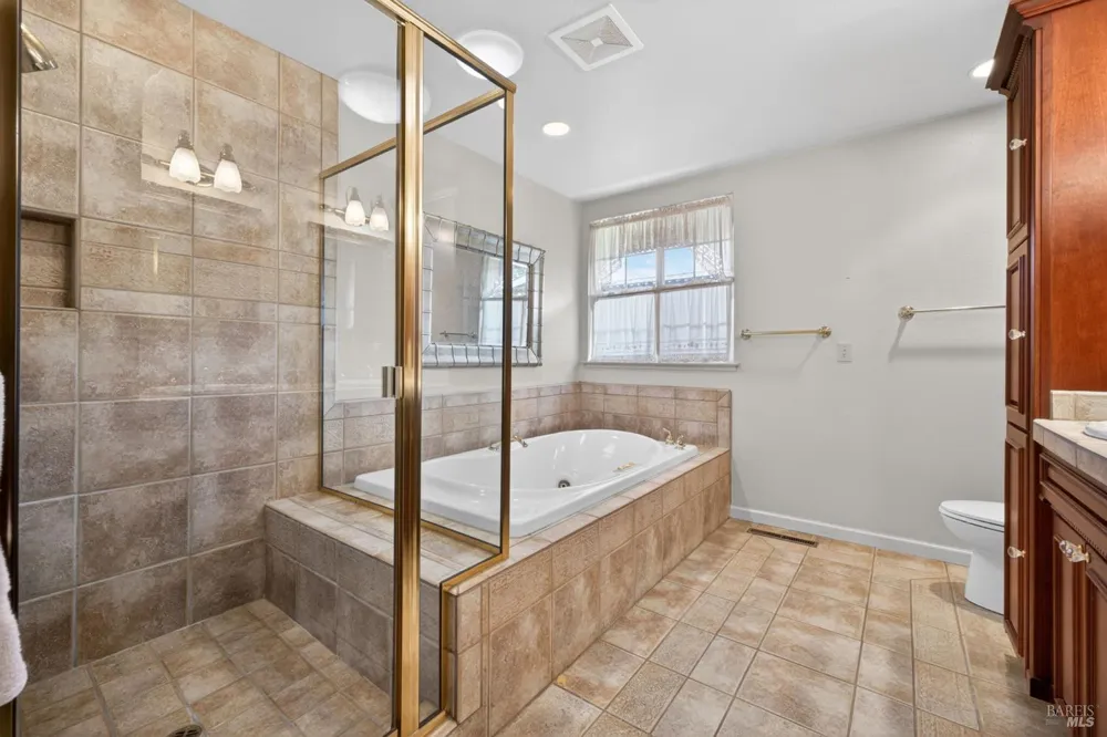 7569 Oak Leaf Drive Santa Rosa, CA 95409
