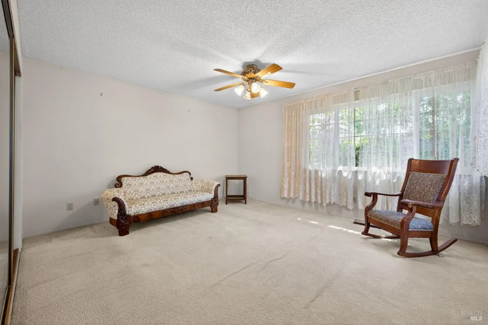 7569 Oak Leaf Drive Santa Rosa, CA 95409