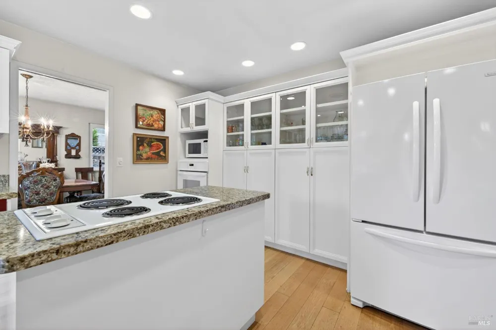 7569 Oak Leaf Drive Santa Rosa, CA 95409