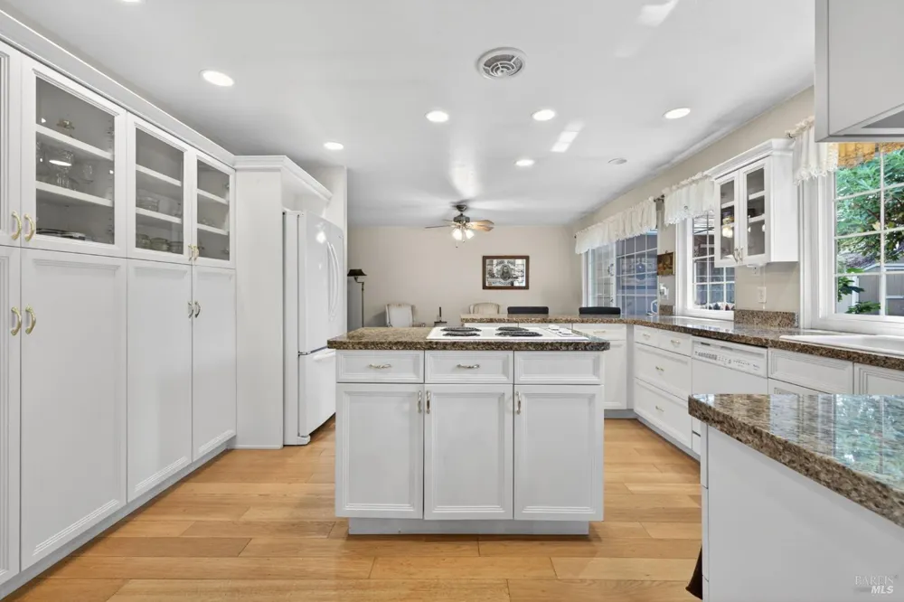 7569 Oak Leaf Drive Santa Rosa, CA 95409