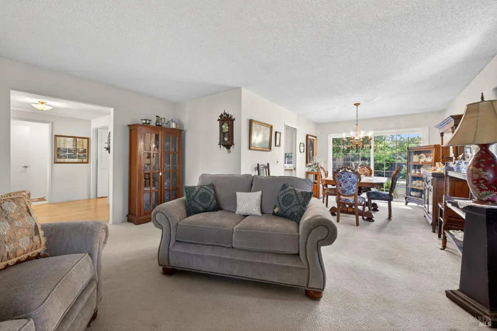 7569 Oak Leaf Drive Santa Rosa, CA 95409
