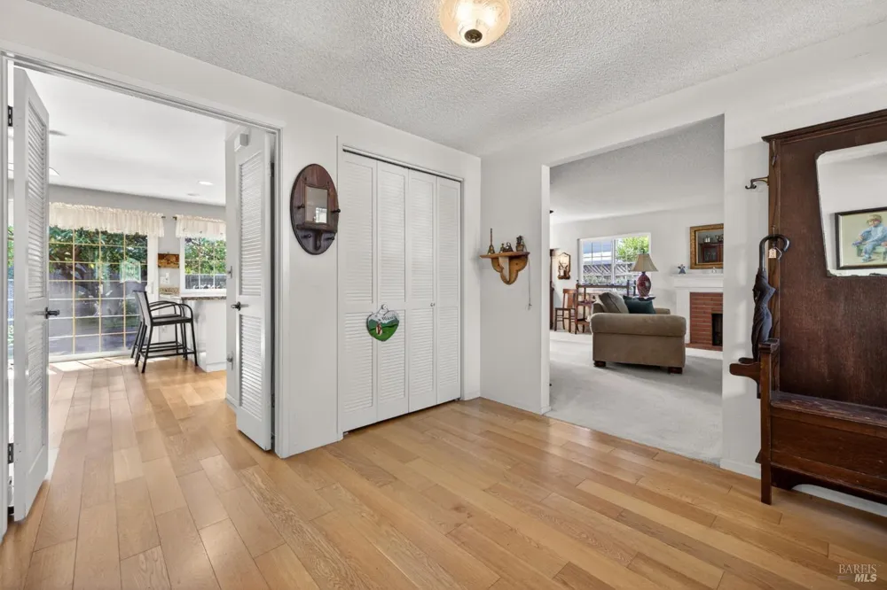 7569 Oak Leaf Drive Santa Rosa, CA 95409
