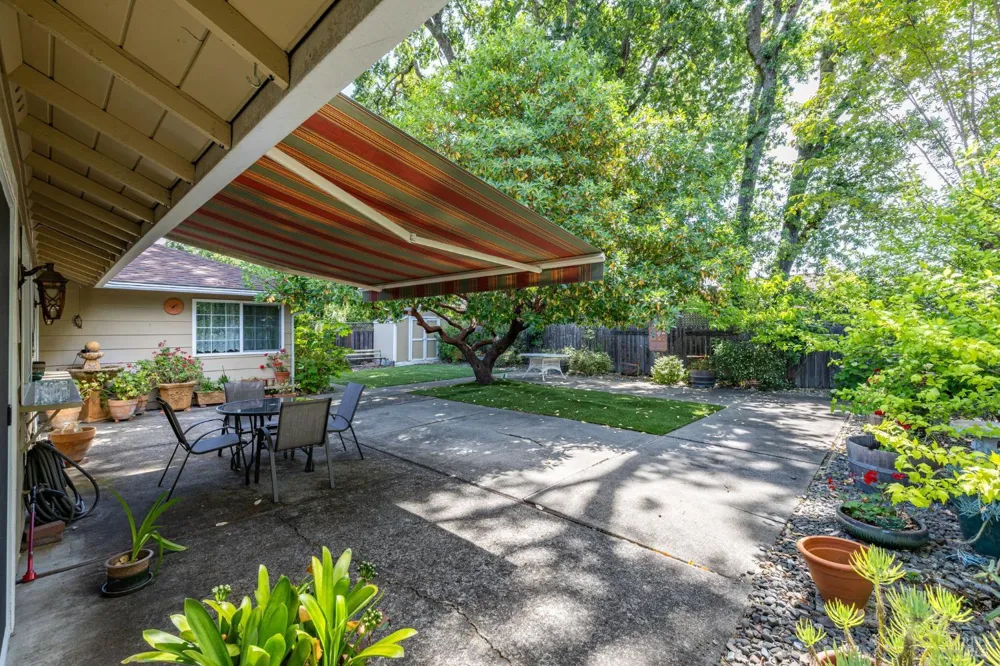 7569 Oak Leaf Drive Santa Rosa, CA 95409