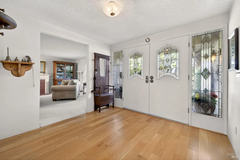 7569 Oak Leaf Drive Santa Rosa, CA 95409