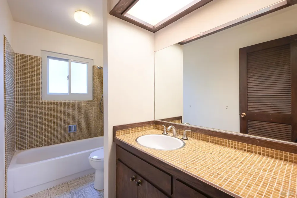 1008 Erica Road Mill Valley, CA 94941