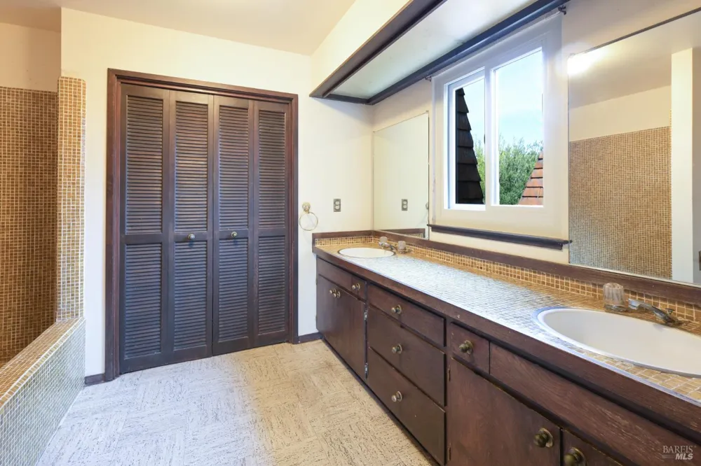 1008 Erica Road Mill Valley, CA 94941