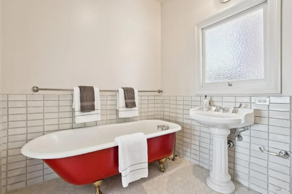47 Bulkley Avenue Sausalito, CA 94965