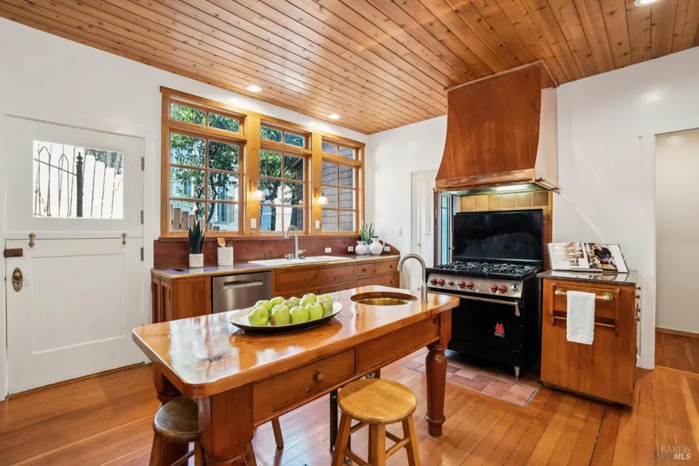 47 Bulkley Avenue Sausalito, CA 94965