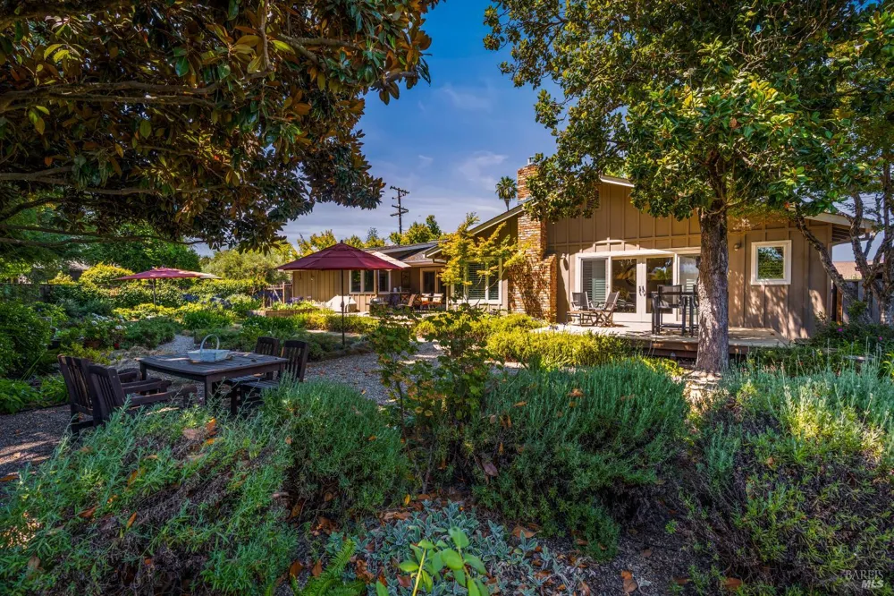 1597 Sulphur Springs Avenue St. Helena, CA 94574