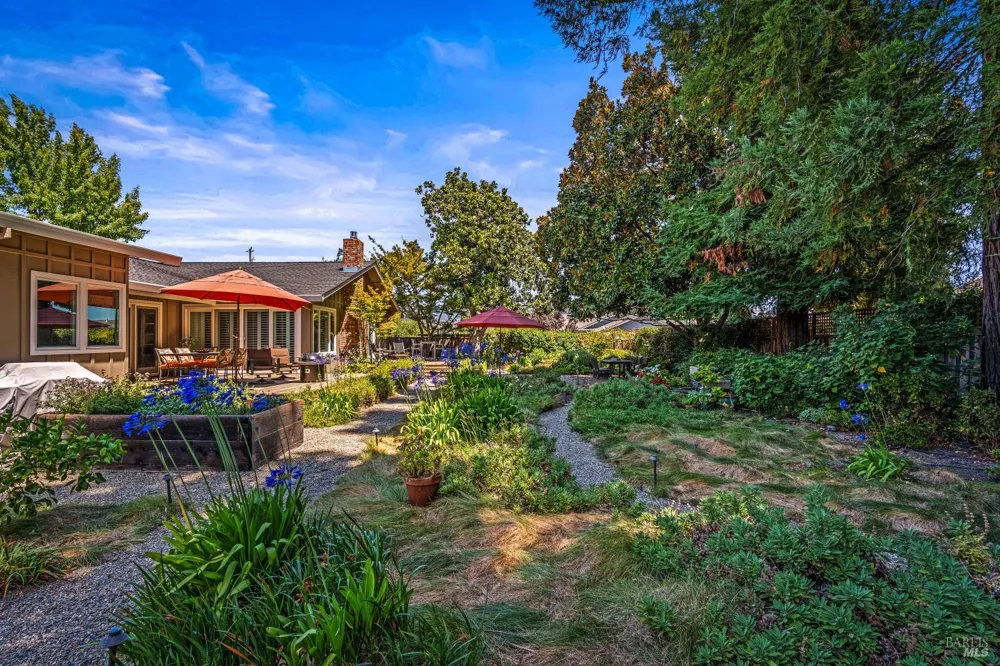 1597 Sulphur Springs Avenue St. Helena, CA 94574