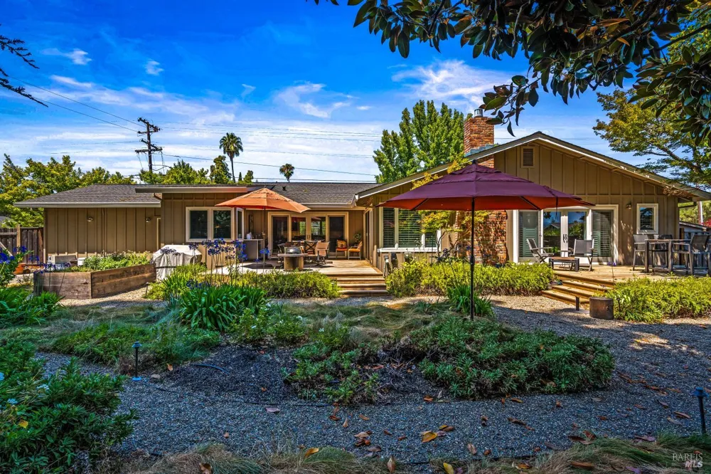 1597 Sulphur Springs Avenue St. Helena, CA 94574