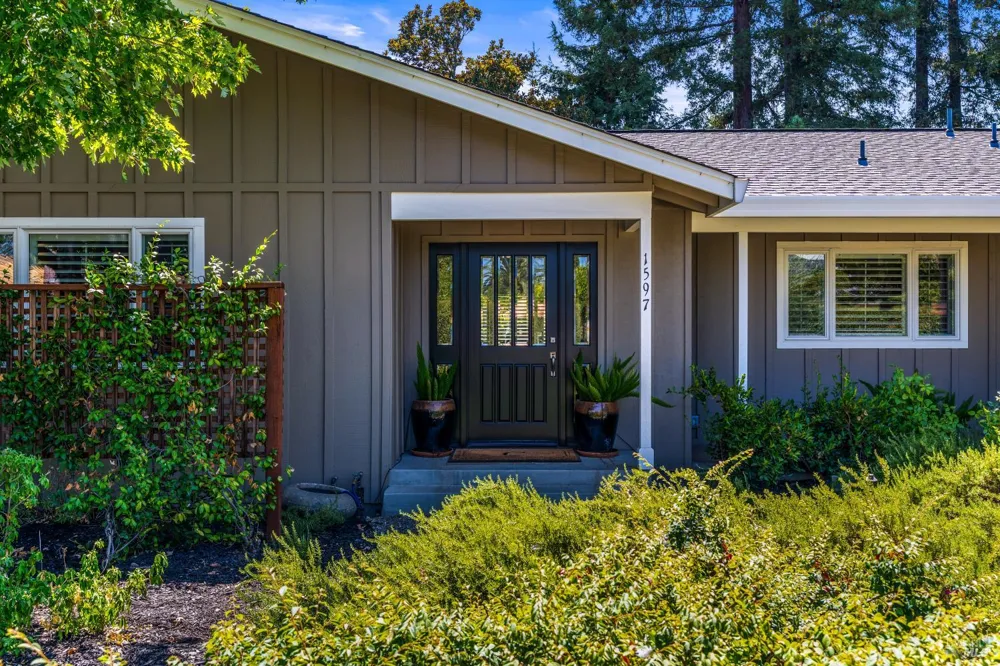 1597 Sulphur Springs Avenue St. Helena, CA 94574