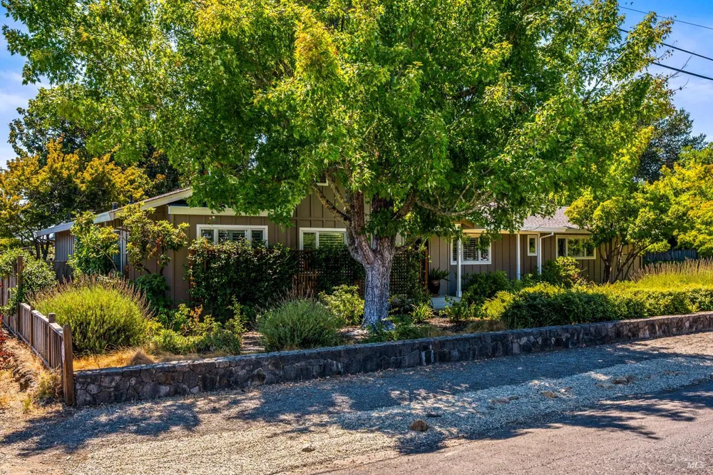 1597 Sulphur Springs Avenue St. Helena, CA 94574